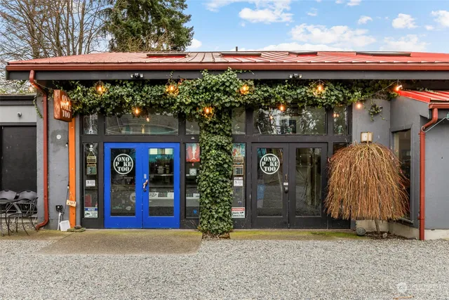 $1,250,000 | 25960 Central Avenue Northeast, Kingston, WA 98346