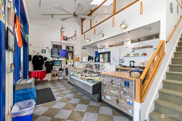 $1,250,000 | 25960 Central Avenue Northeast, Kingston, WA 98346