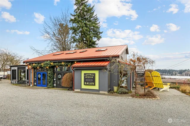 $1,250,000 | 25960 Central Avenue Northeast, Kingston, WA 98346