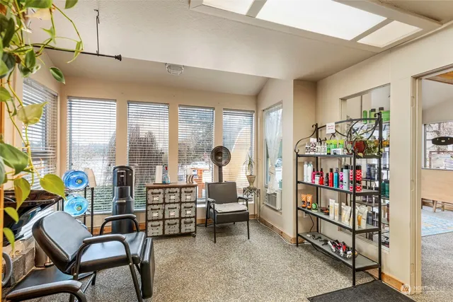 $1,250,000 | 25960 Central Avenue Northeast, Kingston, WA 98346