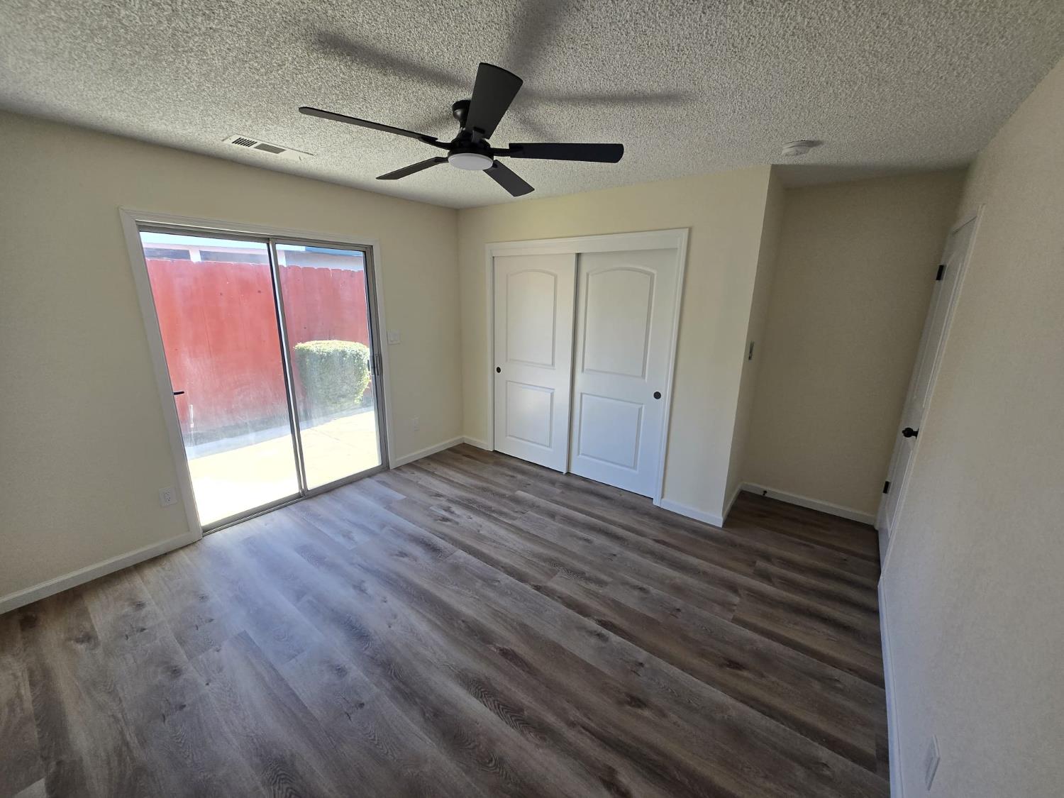 833 Pennington Place Modesto, CA 95356 - Photo 16 of 31 Bedroom 1