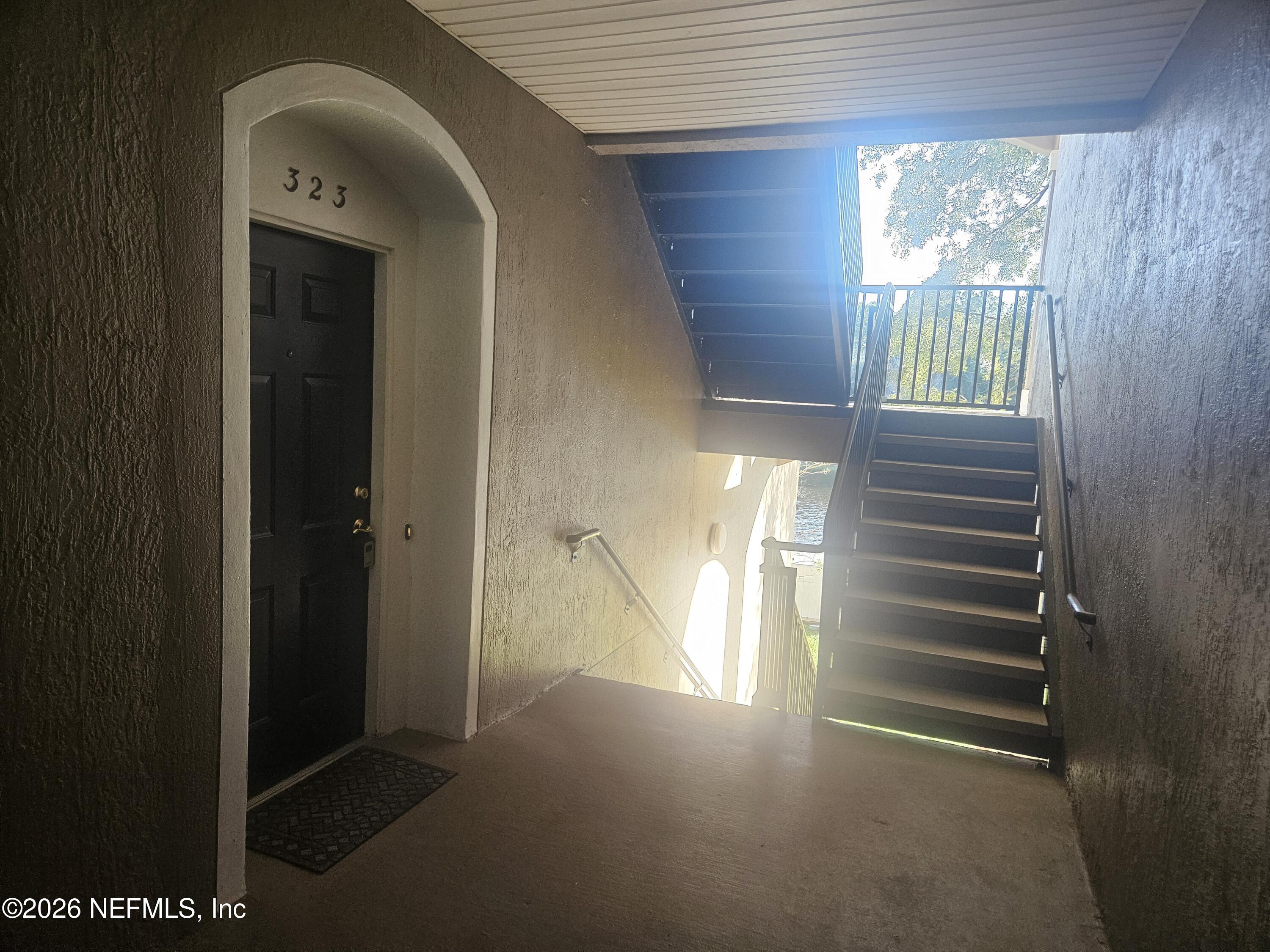 10550 Baymeadows Road, Unit 323 Jacksonville, FL 32256 - Photo 2 of 50 a view of entryway with a window
