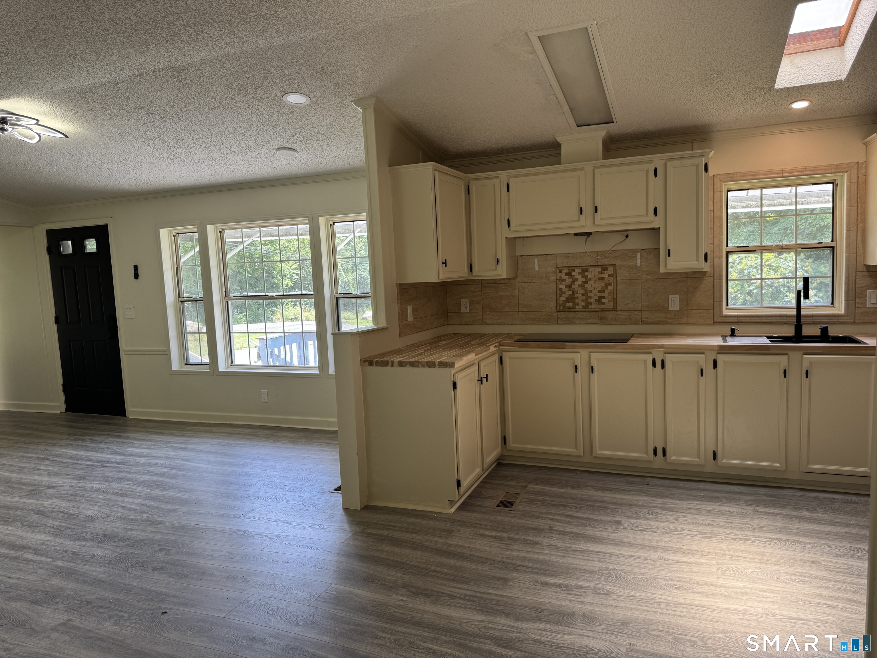 130 Williams Road Montville, CT 06370 - Photo 6 of 26