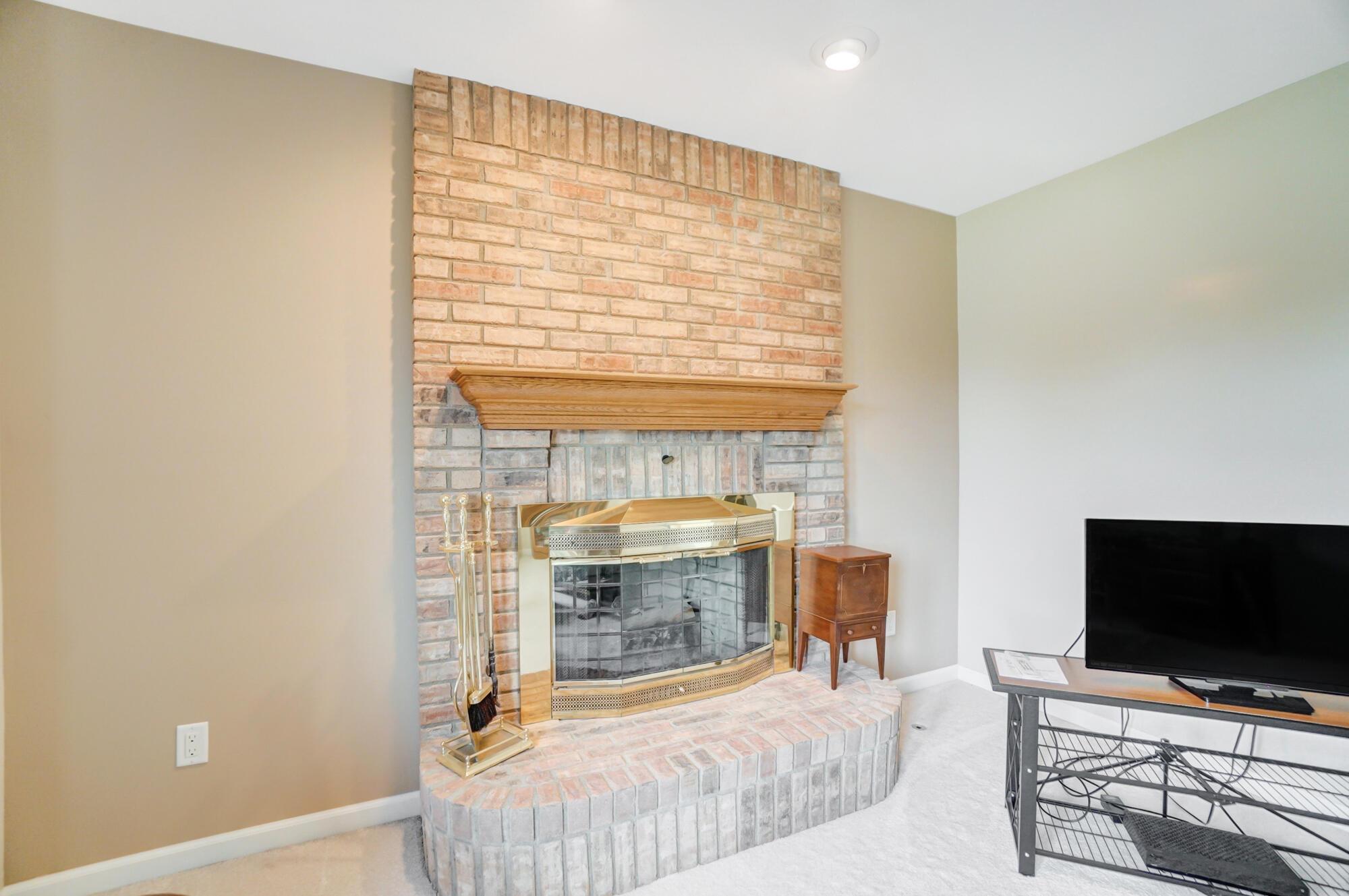 2100 Old Columbus Road London, OH 43140 - Photo 44 of 92 3rd Fireplace