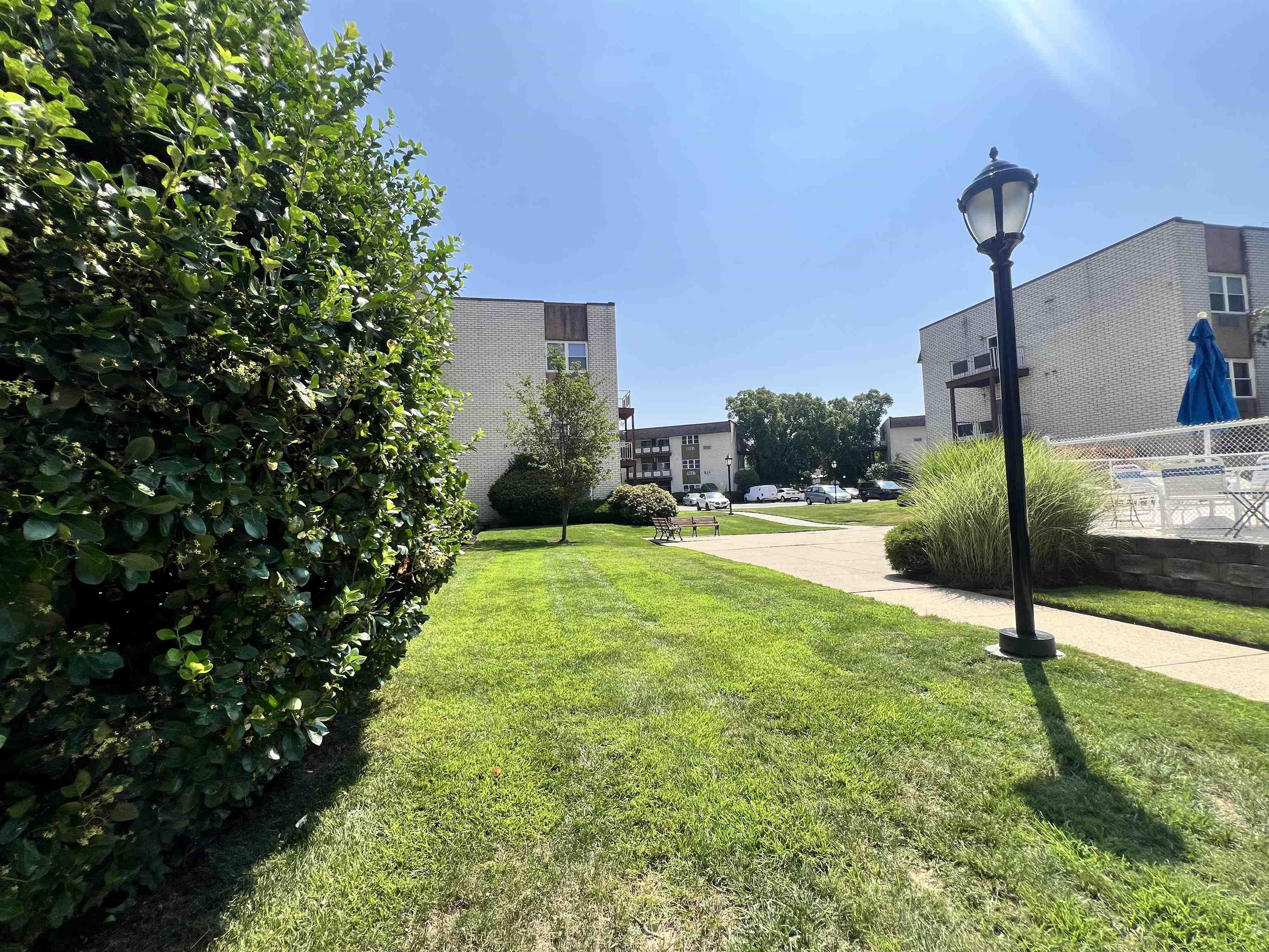 1111 River Road, Unit D5 Edgewater, NJ 07020 - Photo 3 of 12