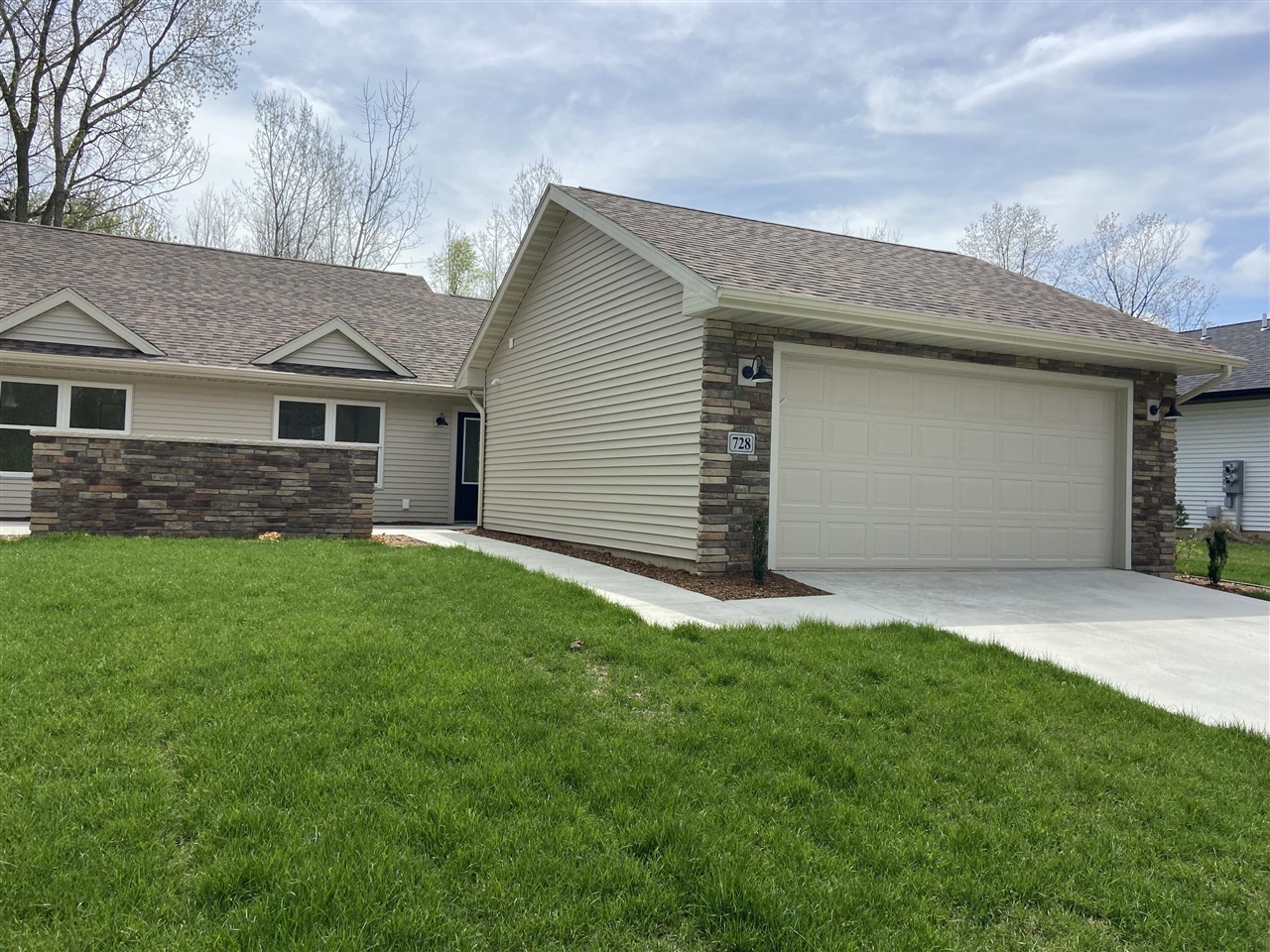 728 Violet Way St. Joseph, MI 49085 - Photo 3 of 24