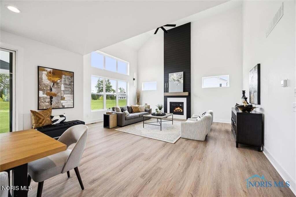 999 Stoneleigh Road Perrysburg, OH 43551 - Photo 4 of 48 Gallery Image 4