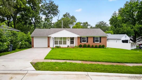 $3,750 | 328 Danworth Court, St. Louis, MO 63122