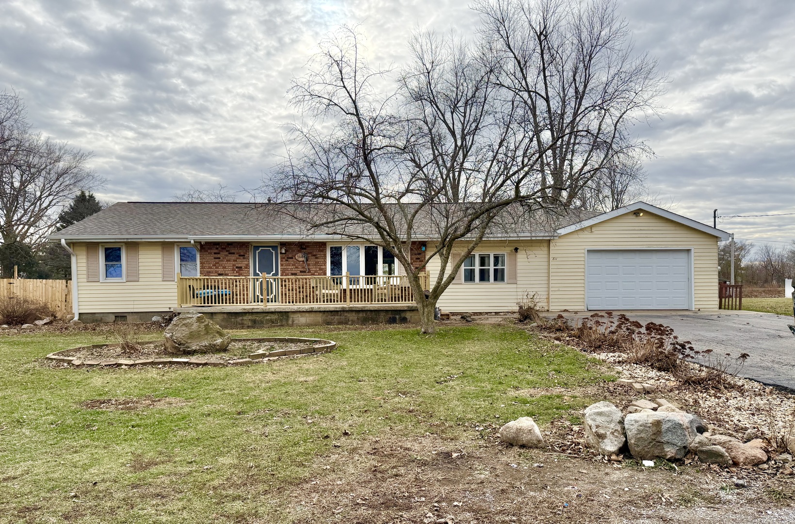 811 East Maple Street Chatsworth, IL 60921 - Photo 1 of 25