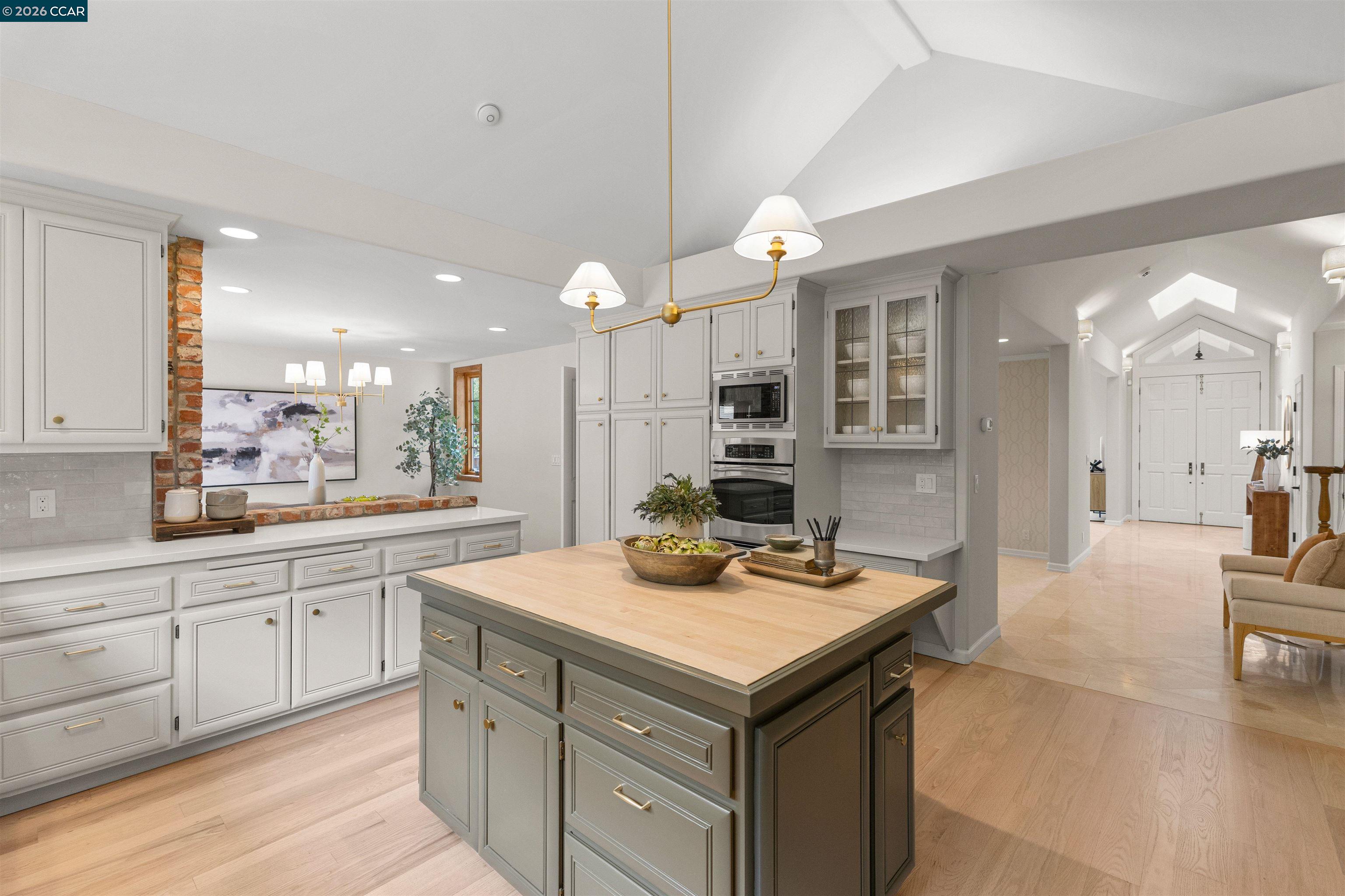 21 Oval Road Oakland, CA 94611 - Photo 13 of 53