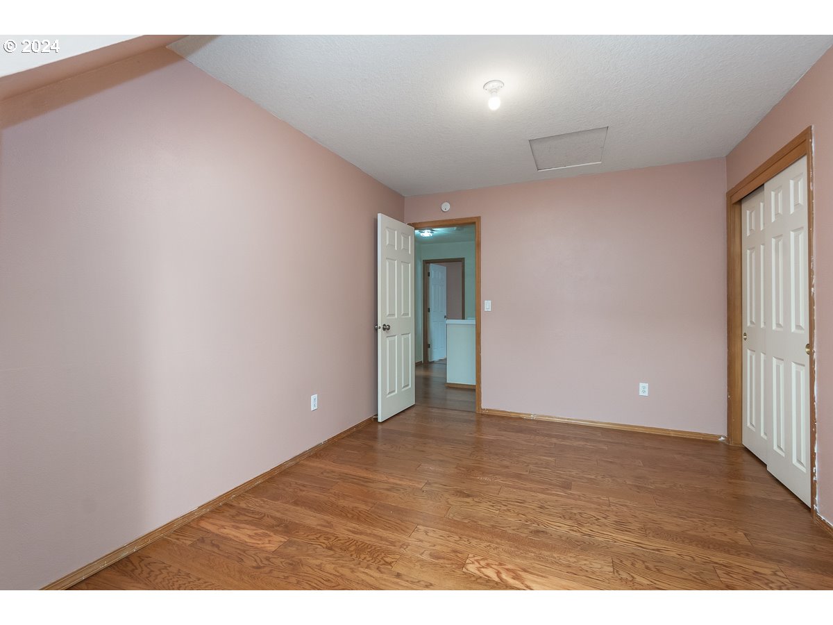 7822 Southwest 171st Place Beaverton, OR 97007 - Photo 13 of 20 a view of an empty room and window