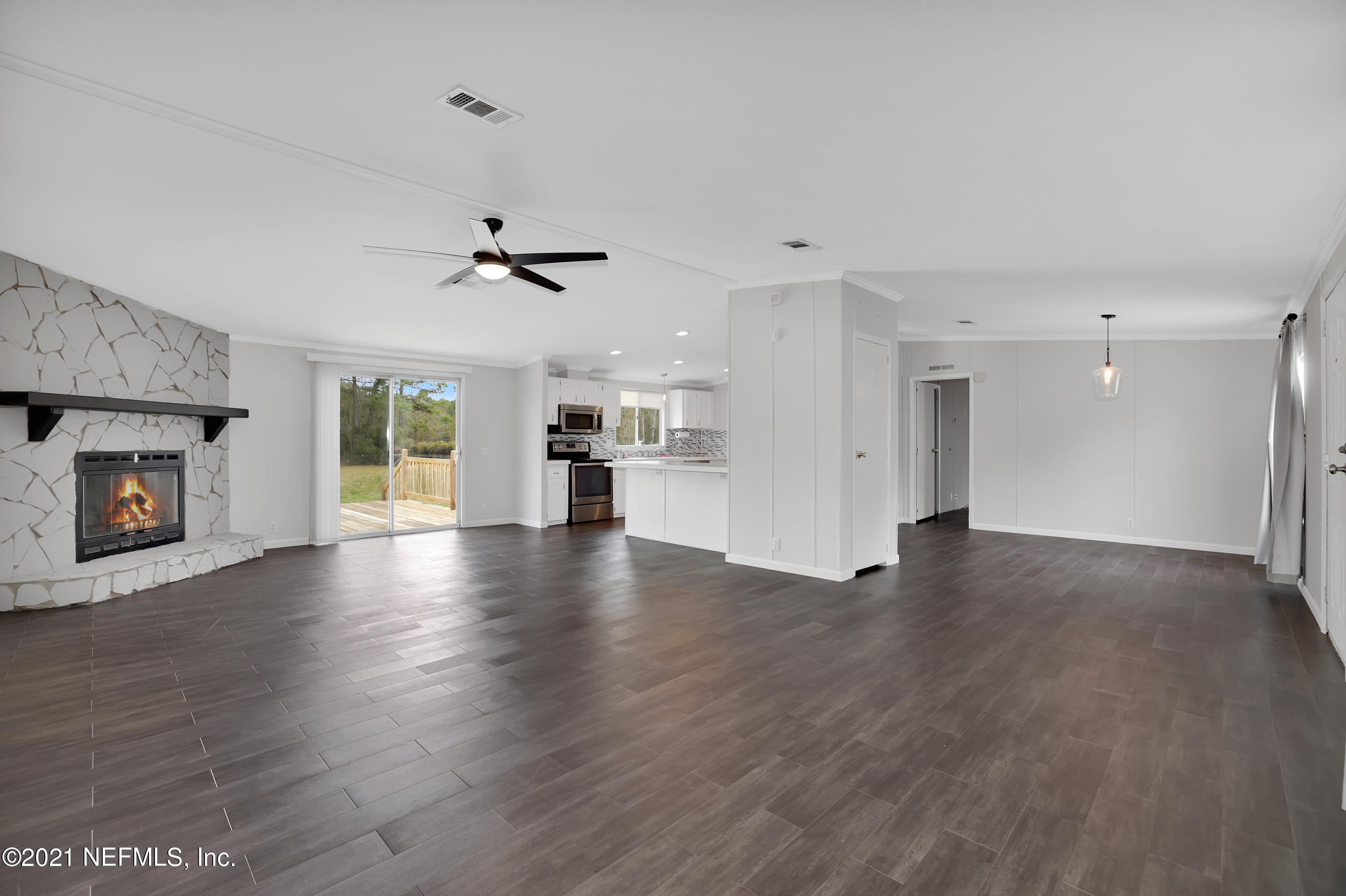 13421 Grover Road Jacksonville, FL 32226 - Photo 3 of 33 2 - Living Room 2