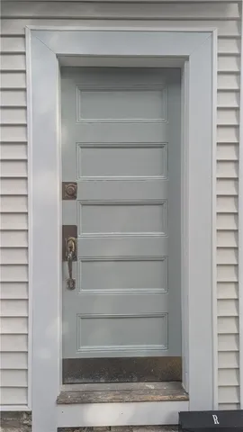 $2,800 | 326 Fish Road, Unit 1, Tiverton, RI 02878