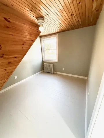 $2,800 | 326 Fish Road, Unit 1, Tiverton, RI 02878