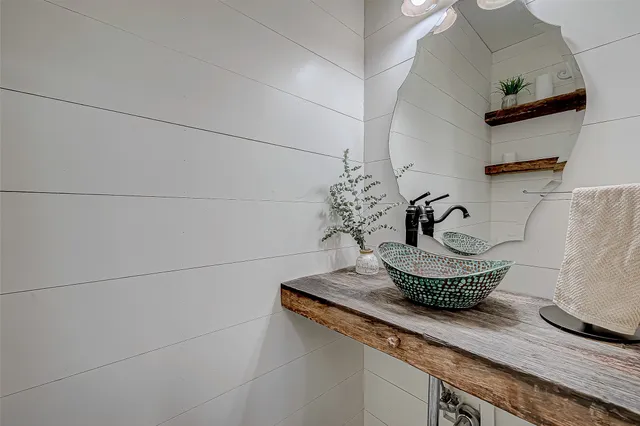 $3,200 | 8006 Devlin Drive, Humble, TX 77346