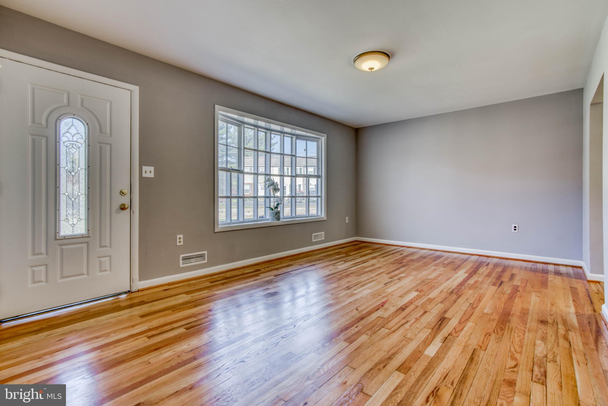 122 Allgate Road Owings Mills, MD 21117 - Photo 3 of 59 Living room