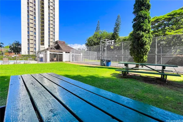 $325,000 | 98-500 Koauka Loop, Unit 7M, Aiea, HI 96701