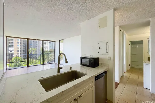 $325,000 | 98-500 Koauka Loop, Unit 7M, Aiea, HI 96701