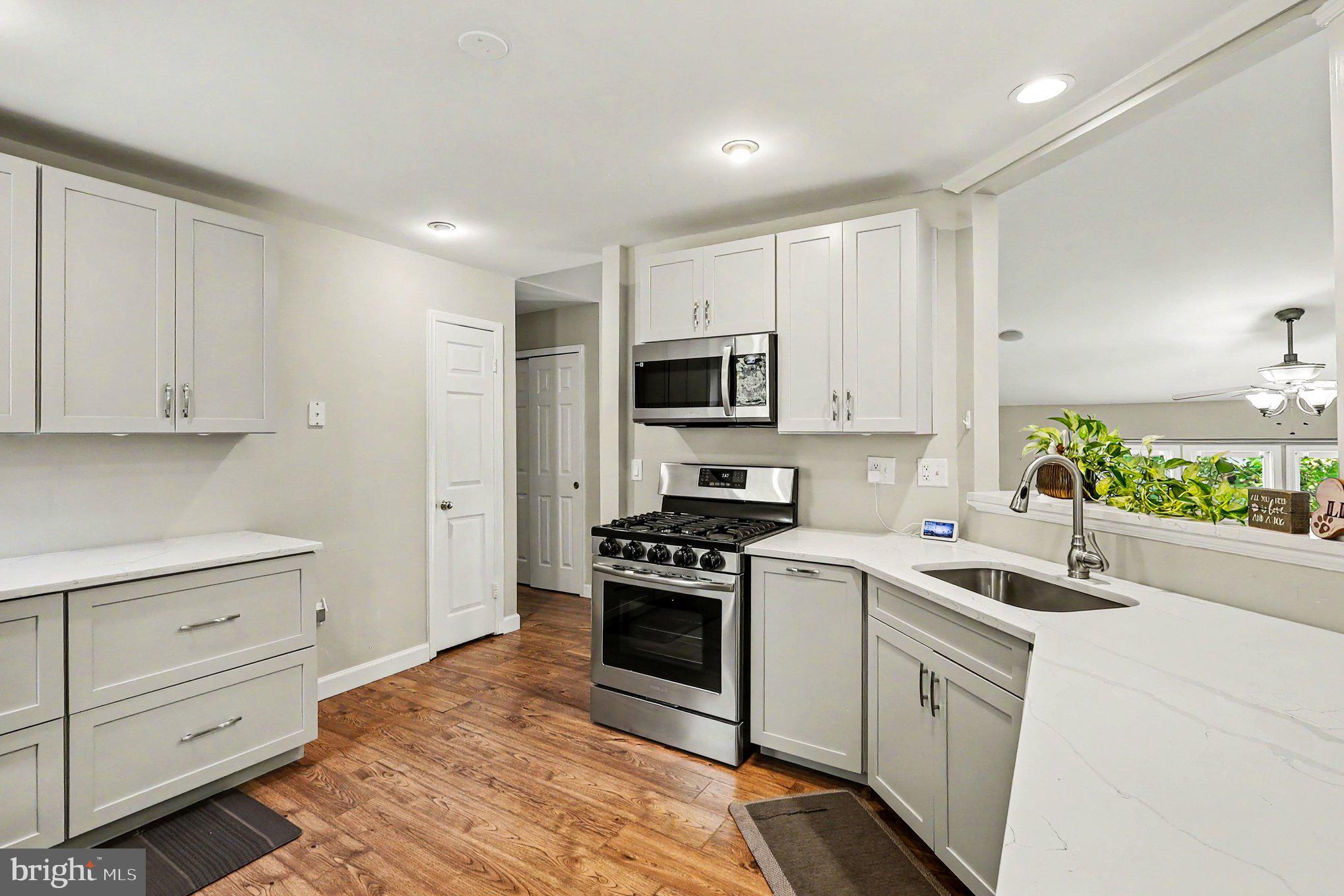 8022 Rocky Run Road Gainesville, VA 20155 - Photo 7 of 35