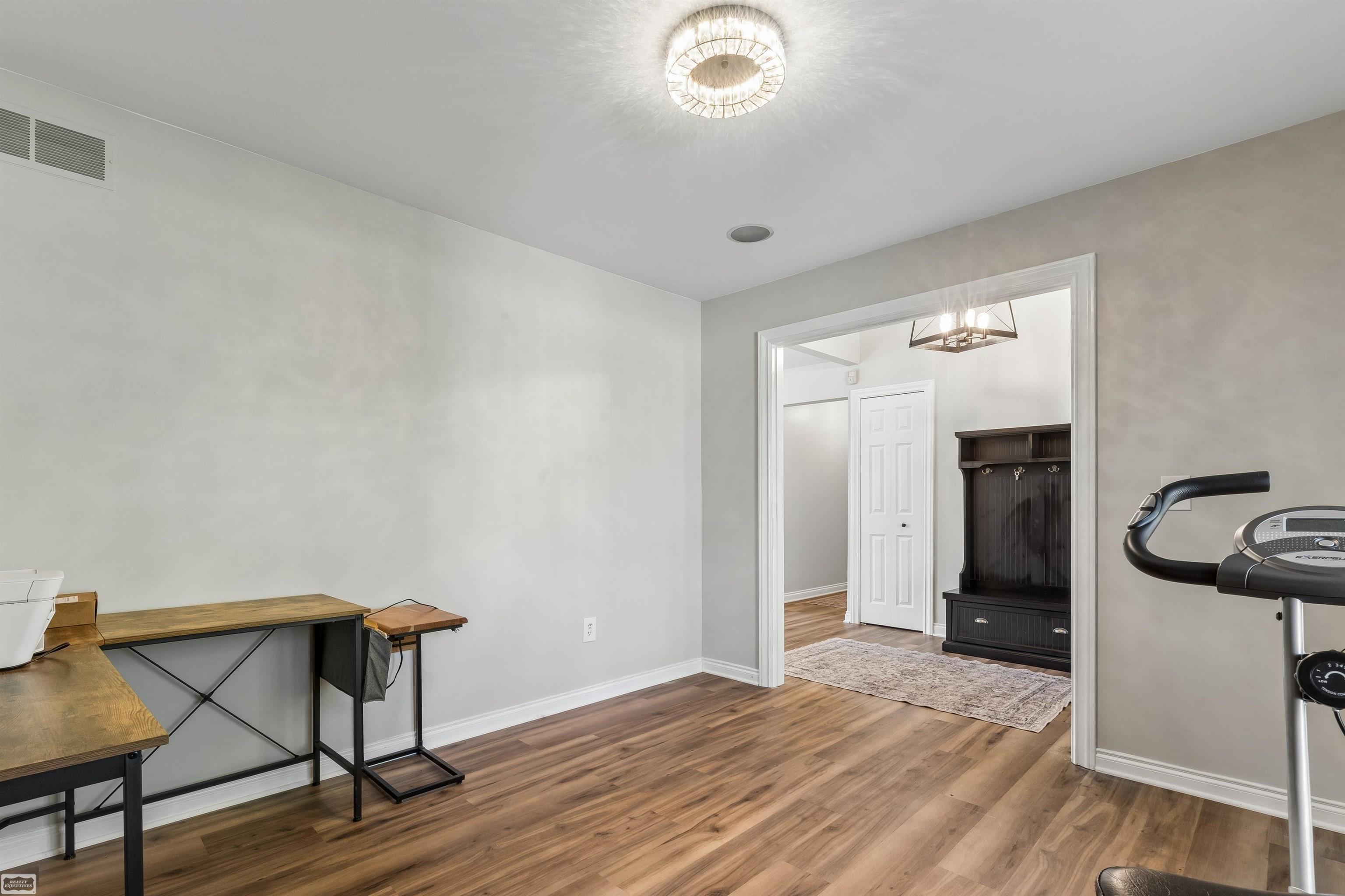 1902 Bauman Road Columbus, MI 48063 - Photo 11 of 50