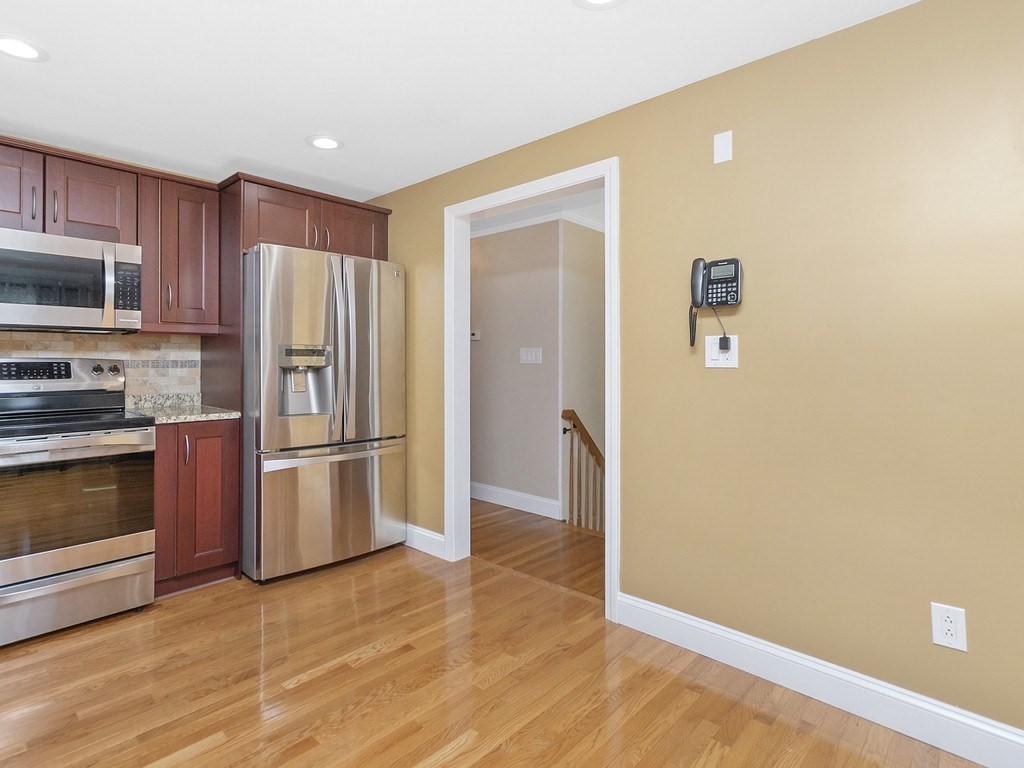 46 Parkview Road Waltham, MA 02452 - Photo 5 of 36 Gallery Image 5