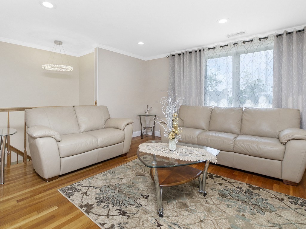 46 Parkview Road Waltham, MA 02452 - Photo 8 of 36 Gallery Image 8