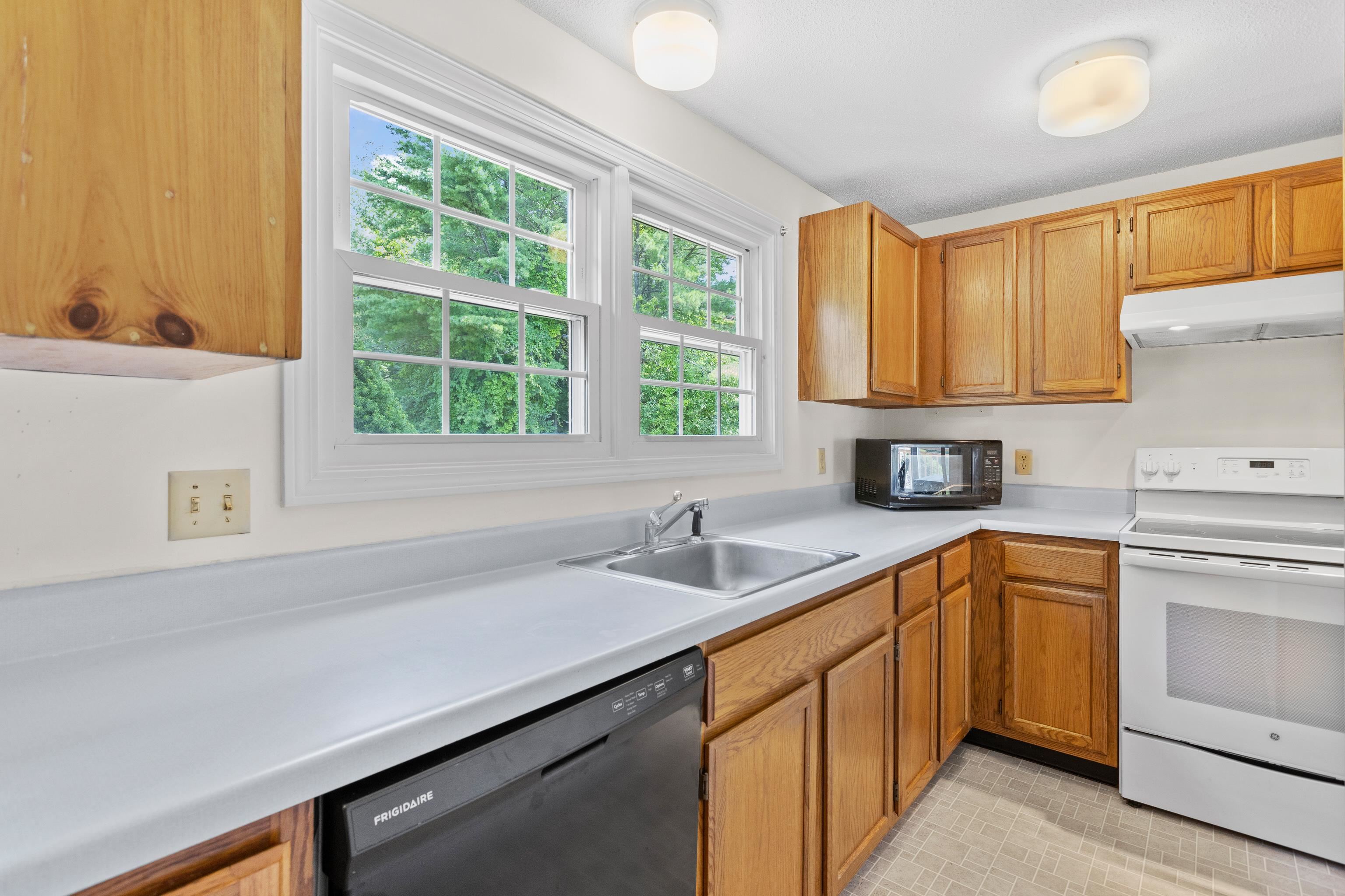 20 Gates Road, Unit 17 Marlborough, NH 03455 - Photo 12 of 35