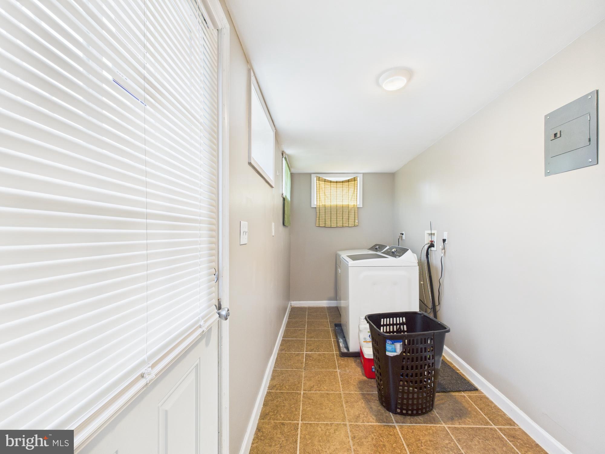 1551 Langford Road Baltimore, MD 21207 - Photo 33 of 52 a view of an entryway with sitting area