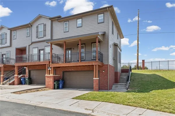 $275,000 | 5245 Overland Drive, Unit B27, Lawrence, KS 66049