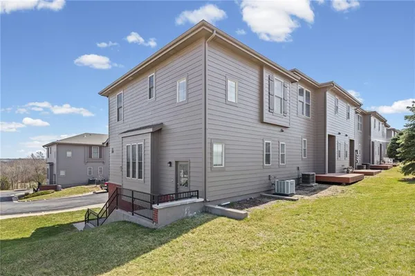 $275,000 | 5245 Overland Drive, Unit B27, Lawrence, KS 66049