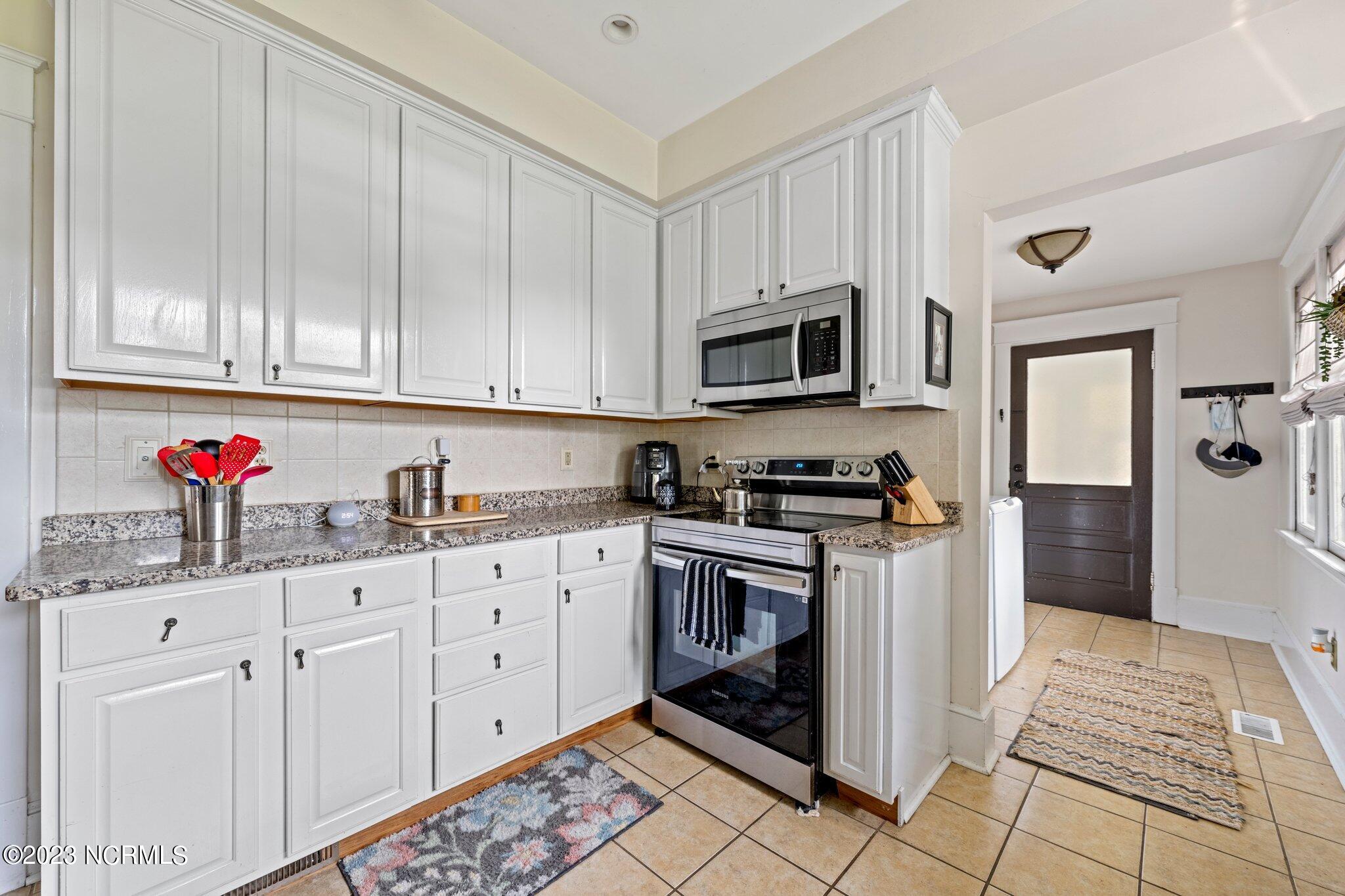 700 Raleigh Street Elizabeth City, NC 27909 - Photo 15 of 42 15-web-or-mls-DSC06151