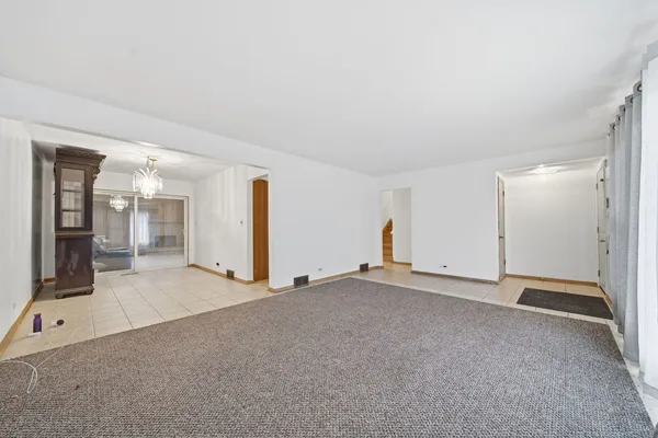 an empty room with entrance