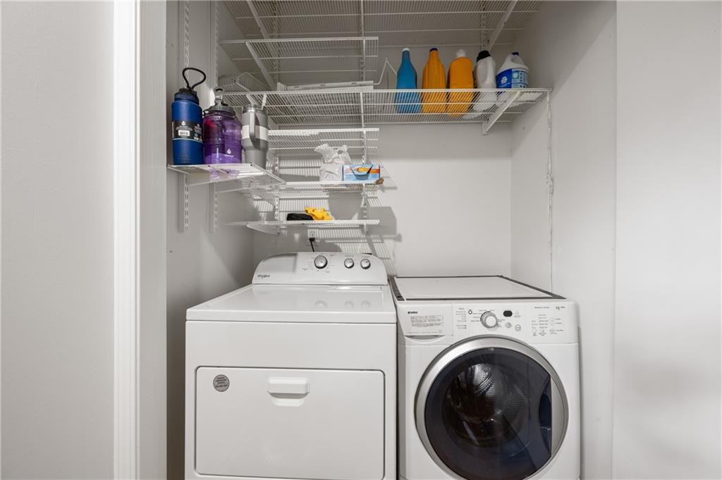 581 Cooper Street Southwest Atlanta, GA 30312 - Photo 13 of 26 a utility room with dryer and washer