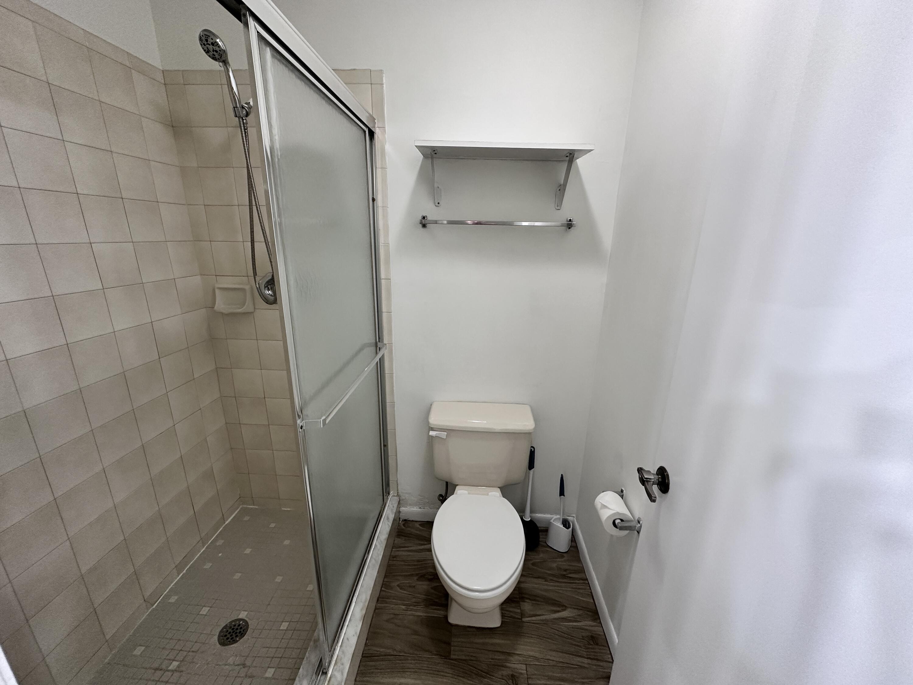 306 Harbour Pointe Way Greenacres, FL 33413 - Photo 12 of 20 IMG_6949