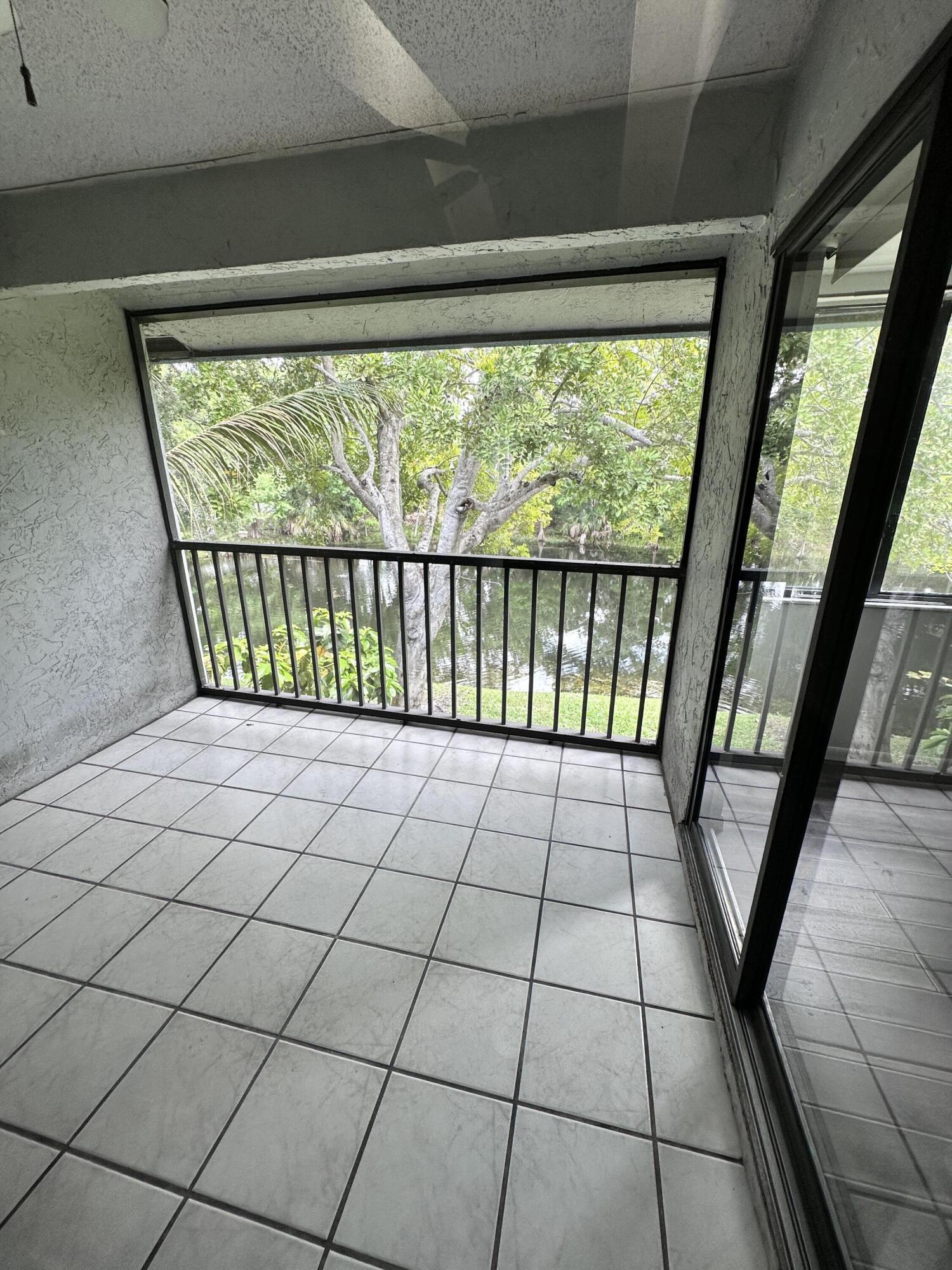 306 Harbour Pointe Way Greenacres, FL 33413 - Photo 15 of 20 IMG_6946