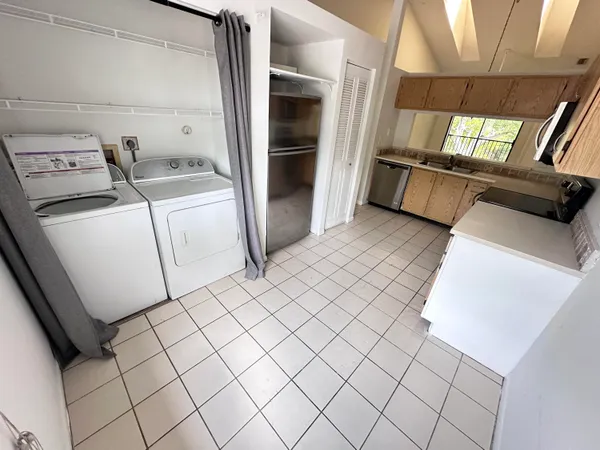 $1,995 | 306 Harbour Pointe Way, Greenacres, FL 33413