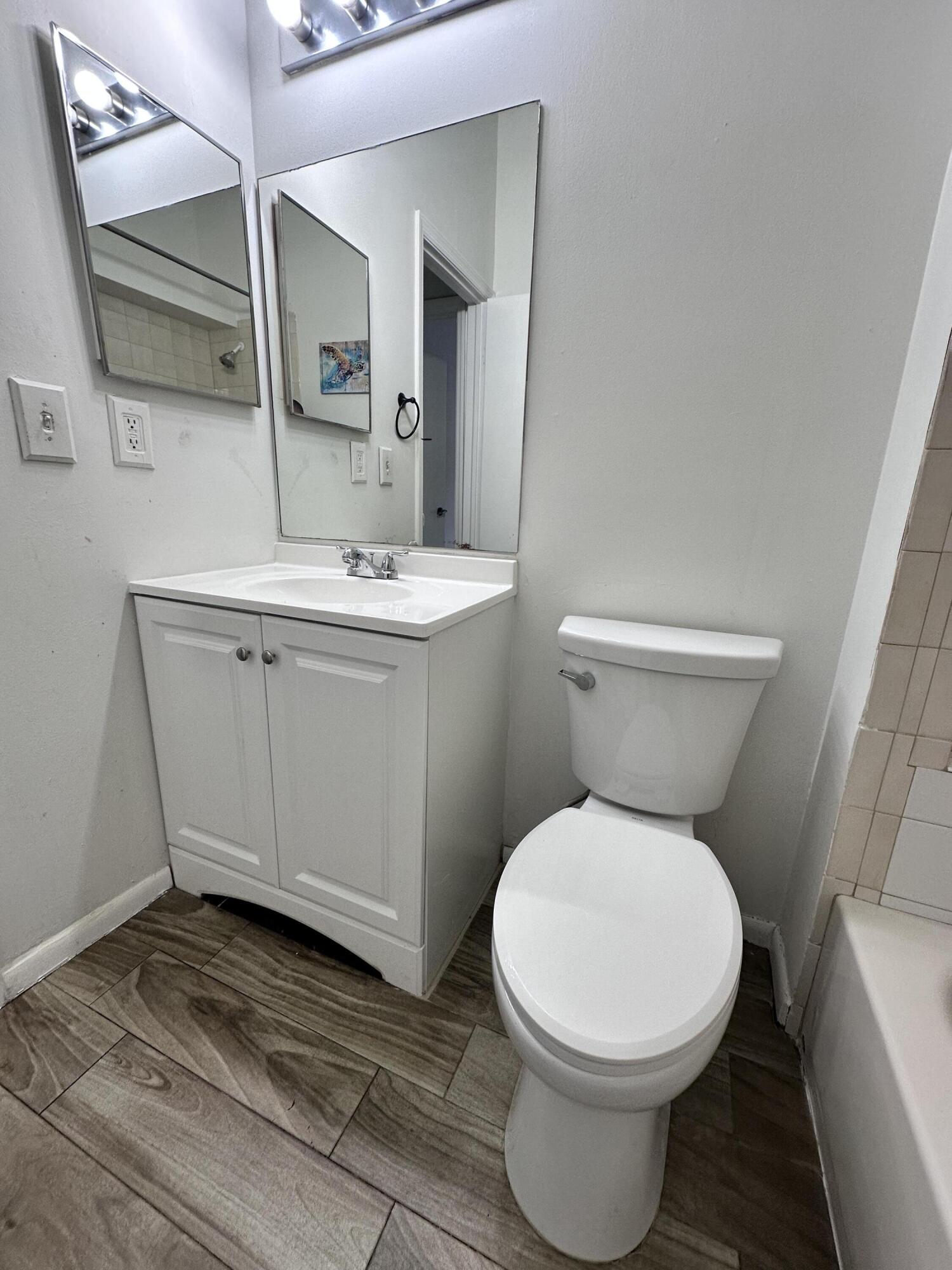 306 Harbour Pointe Way Greenacres, FL 33413 - Photo 4 of 20 IMG_6957