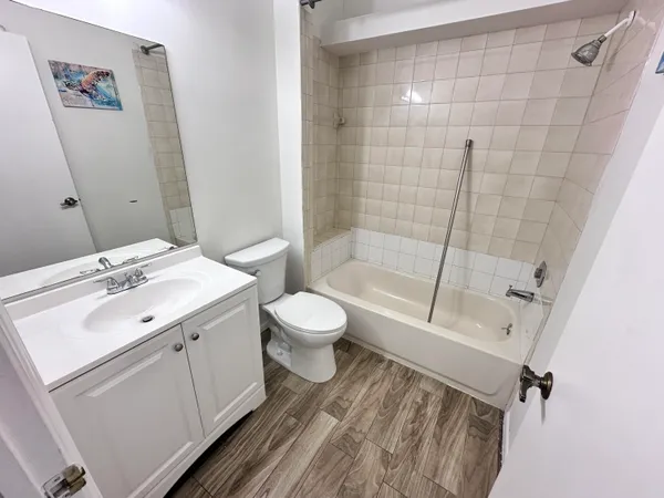 $1,995 | 306 Harbour Pointe Way, Greenacres, FL 33413