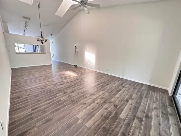 $1,995 | 306 Harbour Pointe Way, Greenacres, FL 33413