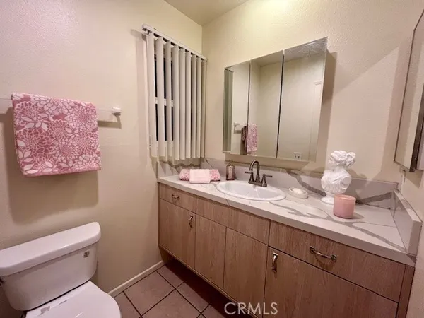 $2,500 | 22855 Vanowen Street, Unit 4, West Hills, CA 91307