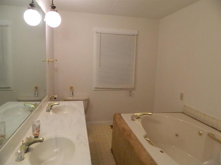 1229 Central Row Road Elsmere, KY 41018 - Photo 11 of 14 Gallery Image 11