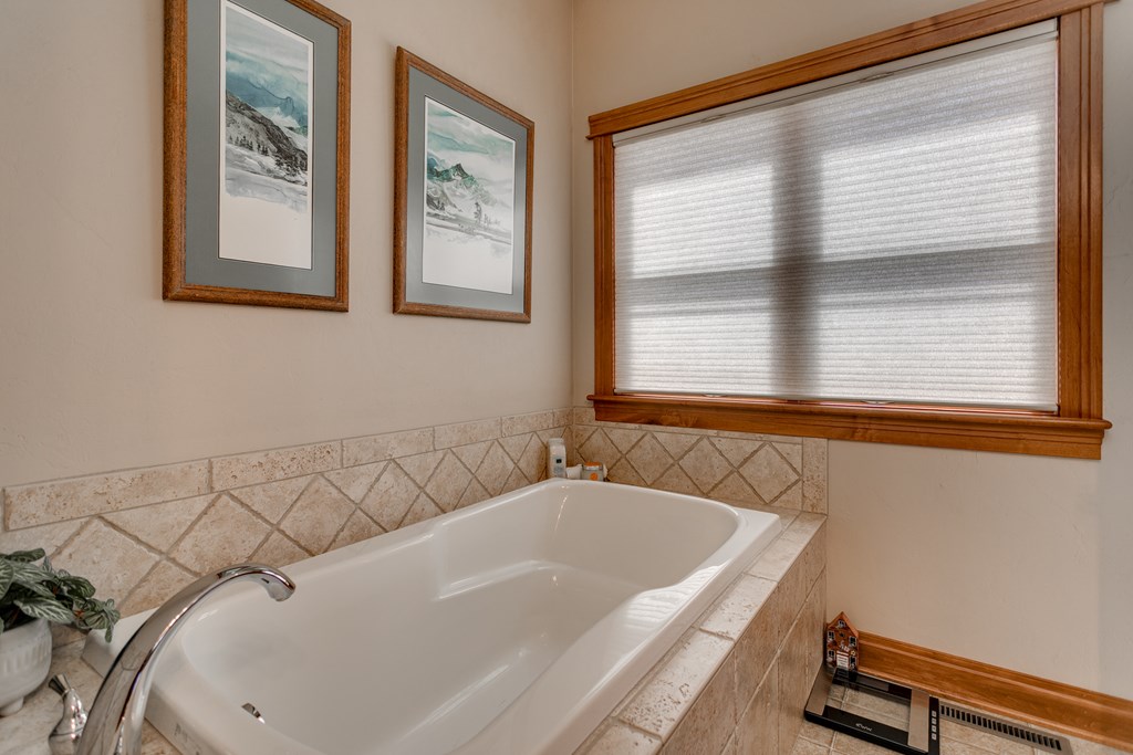 4951 Country View Road Sturgeon Bay, WI 54235 - Photo 19 of 77 Gallery Image 19
