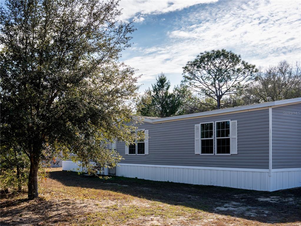 11311 Northeast 84th Court Bronson, FL 32621 - Photo 3 of 27