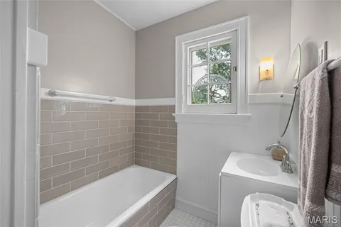 $1,150,000 | 445 Algonquin Place, Webster Groves, MO 63119