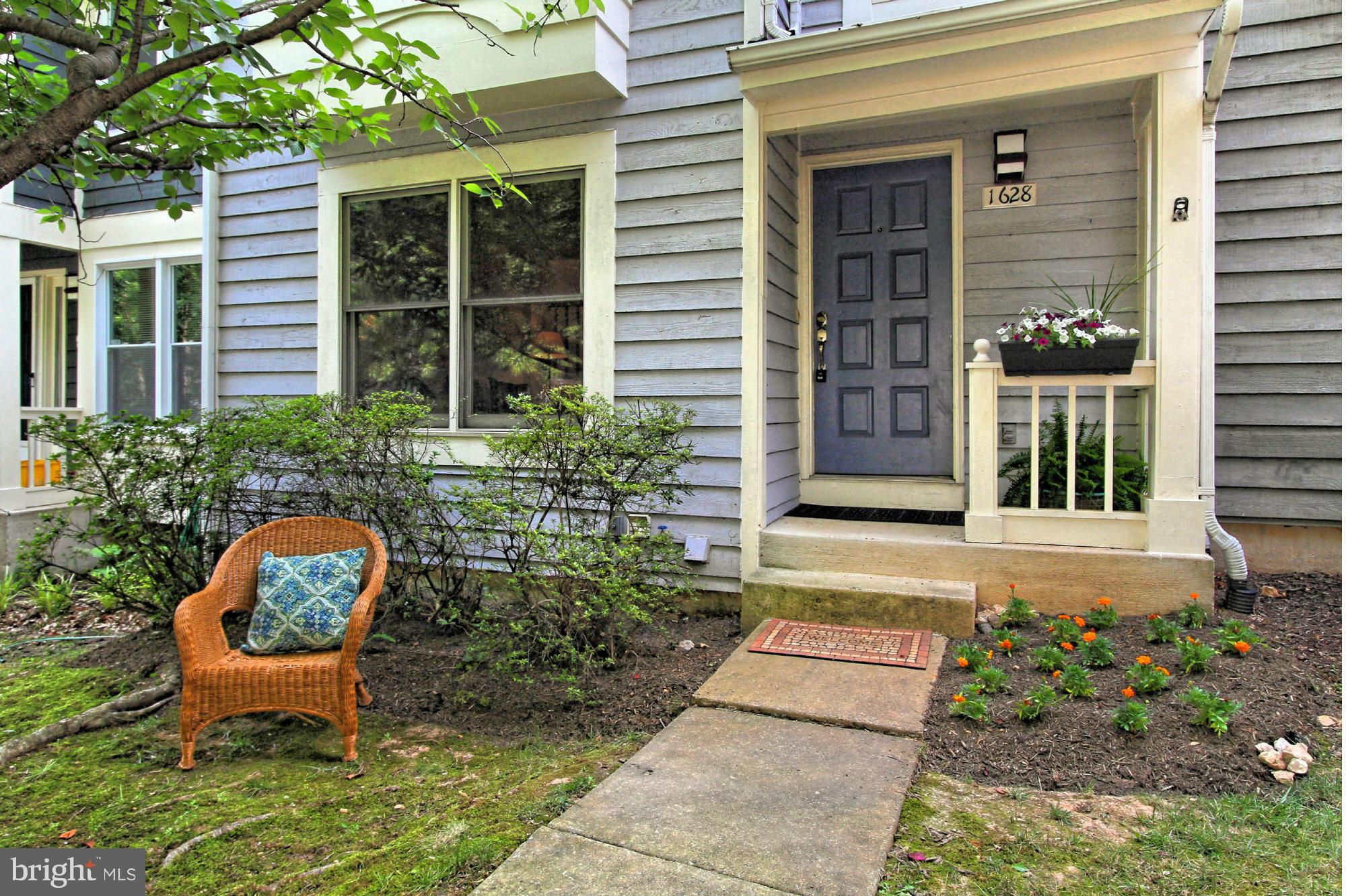 1628 Oak Spring Way Reston, VA 20190 - Photo 2 of 30 Charming Front Porch