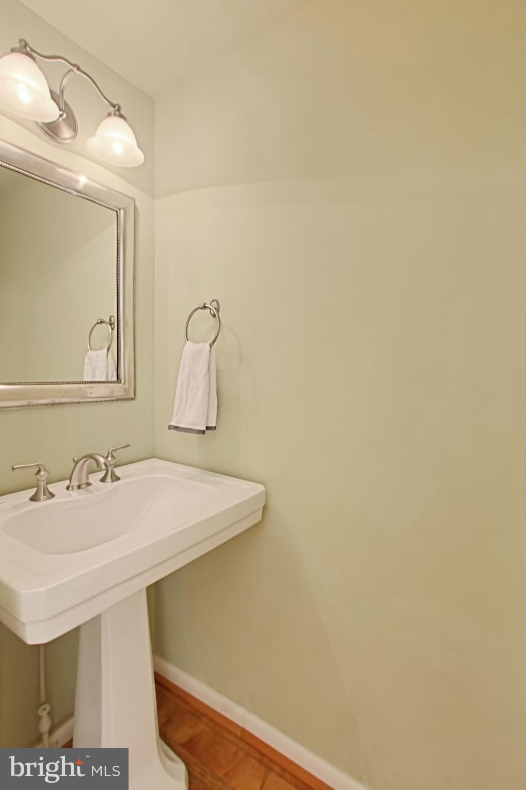 1628 Oak Spring Way Reston, VA 20190 - Photo 28 of 30 1/2 Bath on Main