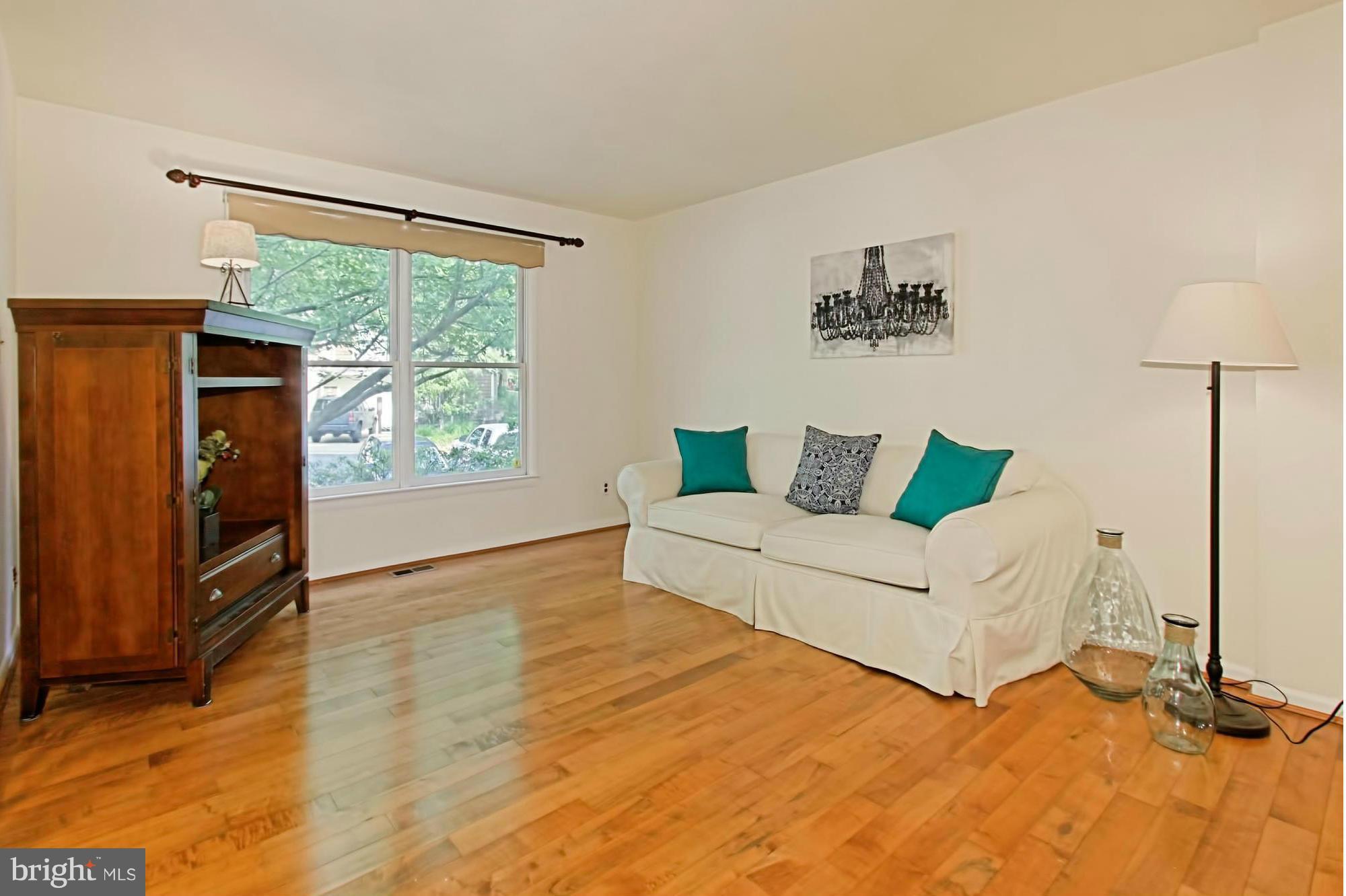 1628 Oak Spring Way Reston, VA 20190 - Photo 4 of 30 Lots of Light throughout the Home