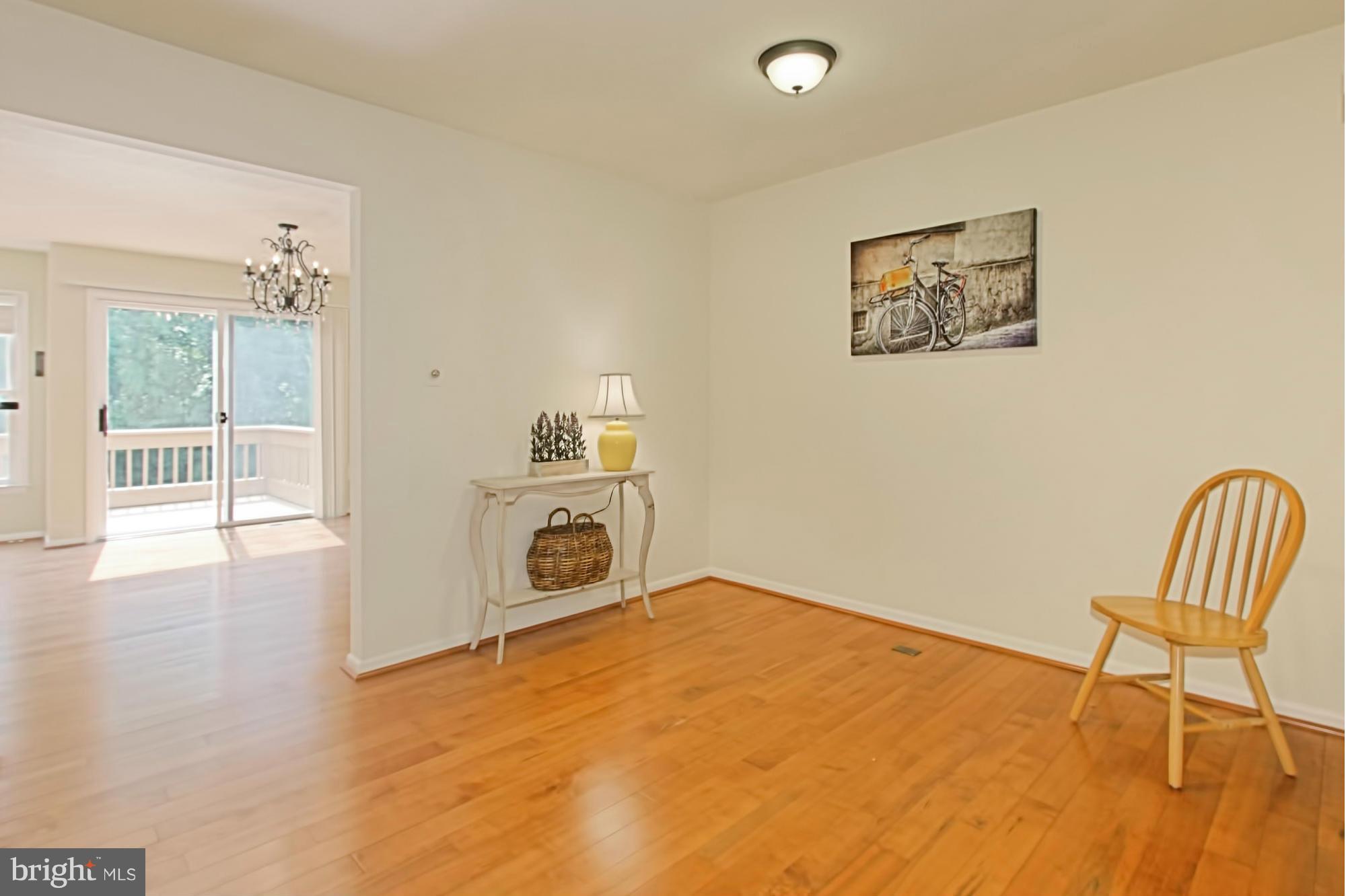 1628 Oak Spring Way Reston, VA 20190 - Photo 5 of 30 Cozy Dining Space could also be a Main Lvl Office
