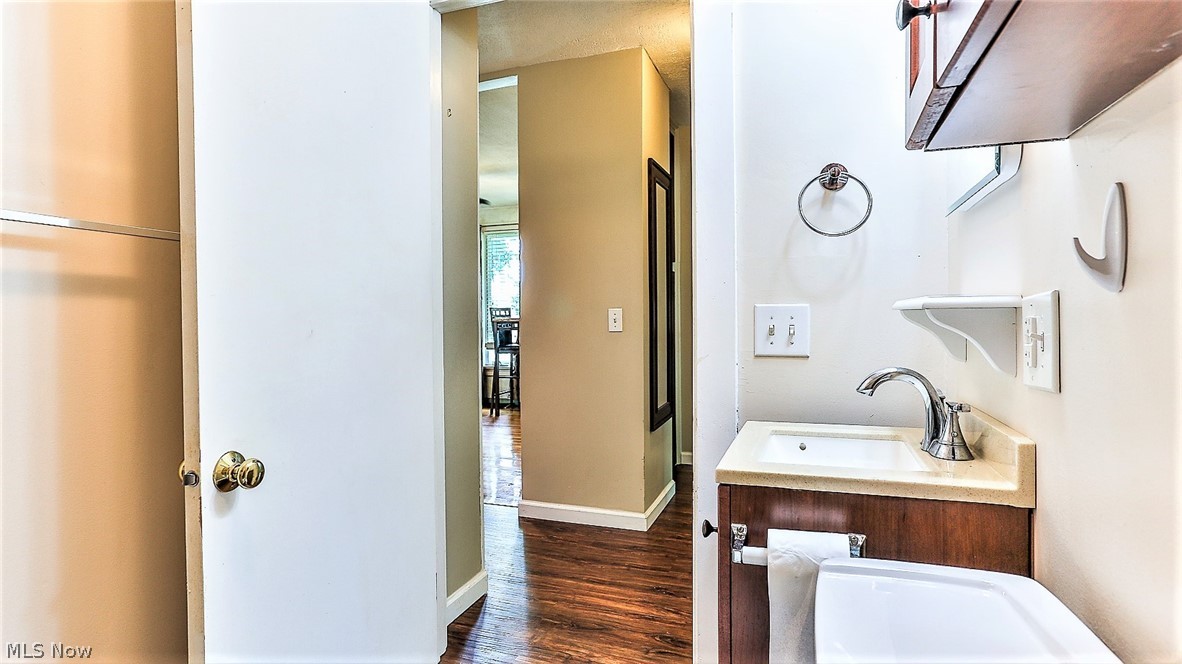 18030 Edwards Road Doylestown, OH 44230 - Photo 11 of 21 *VIEW OF BATHROOM AND HALLWAYS ~