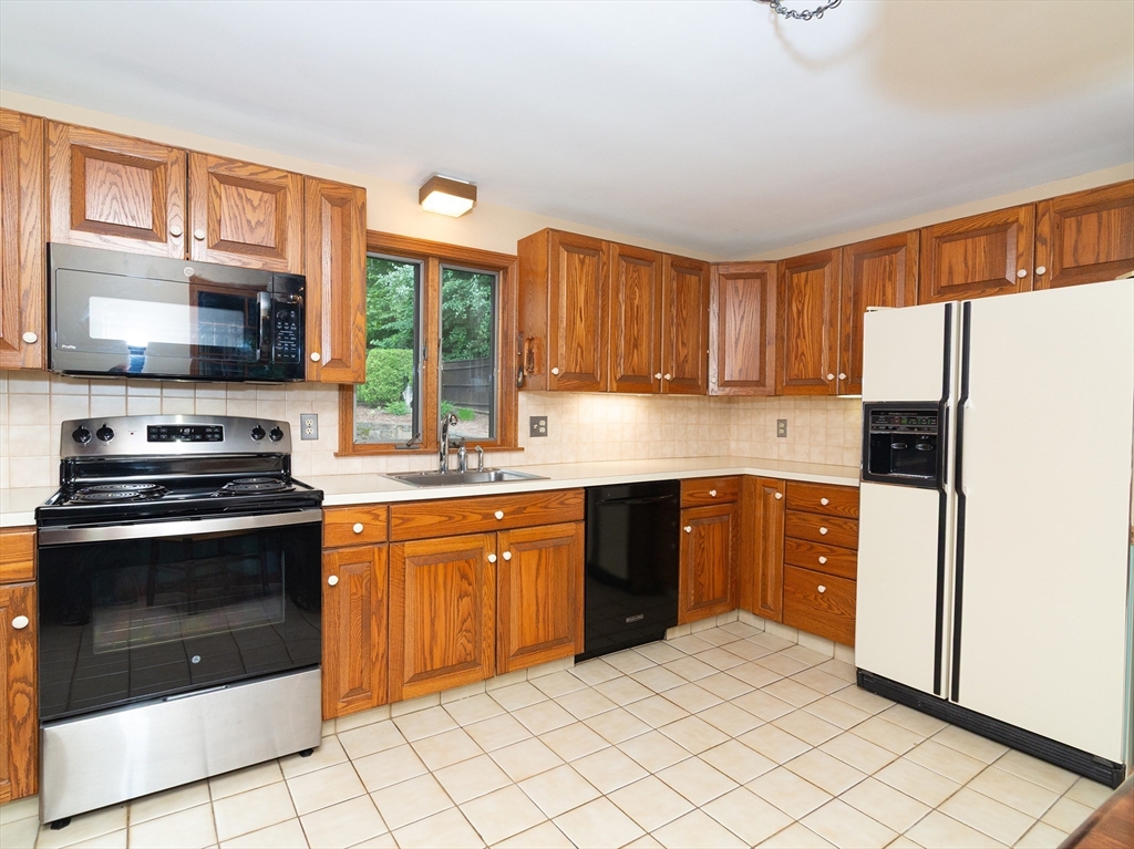 58 Cedar Hill Road Ashland, MA 01721 - Photo 12 of 42
